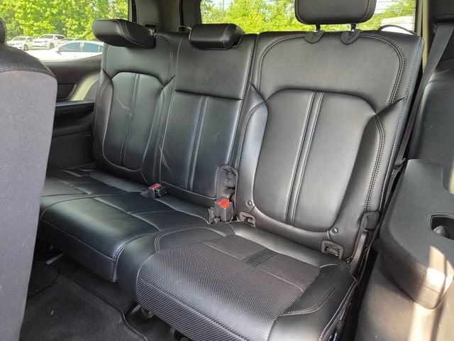 2023 Jeep Wagoneer Base