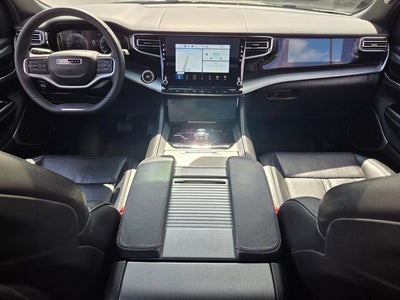2023 Jeep Wagoneer Base