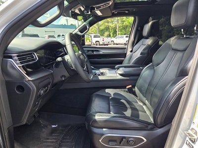2023 Jeep Wagoneer Base