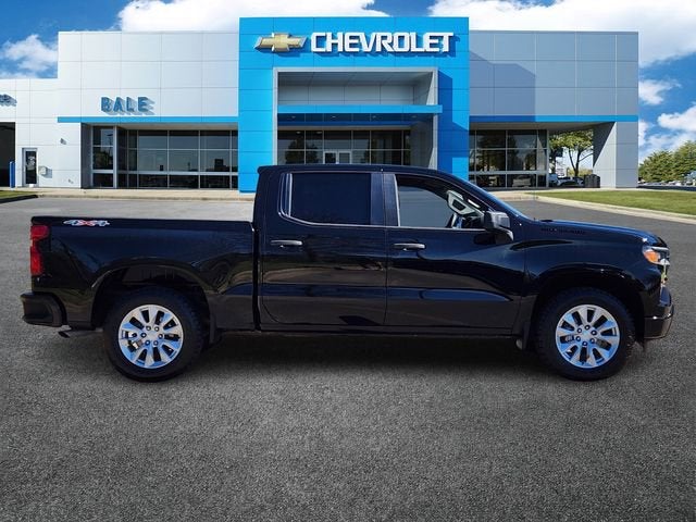 Used 2022 Chevrolet Silverado 1500 Custom with VIN 1GCPDBEK6NZ542716 for sale in Little Rock