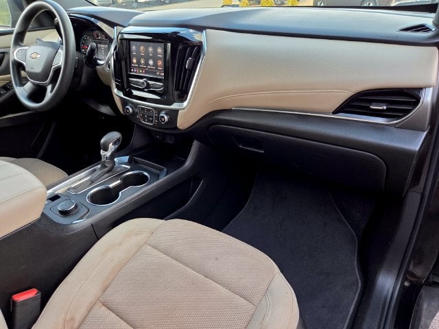 2022 Chevrolet Traverse LS
