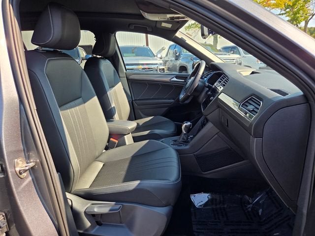 2024 Volkswagen Tiguan SE R-Line Black