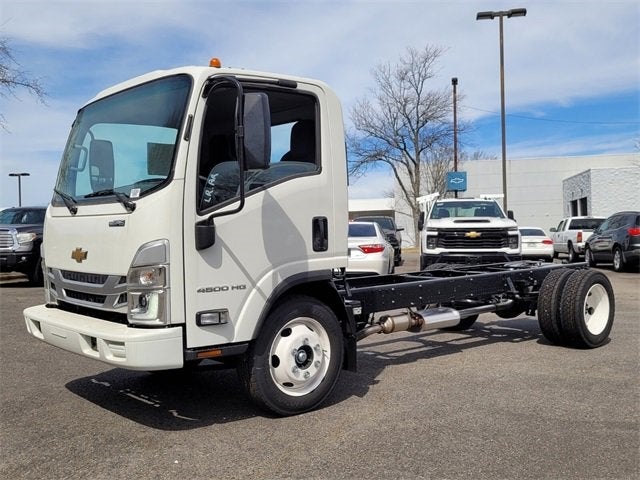 2025 Chevrolet Low Cab Forward 4500 MEDIUM ASH GRAY