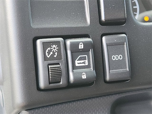 2025 Chevrolet Low Cab Forward 4500 MEDIUM ASH GRAY