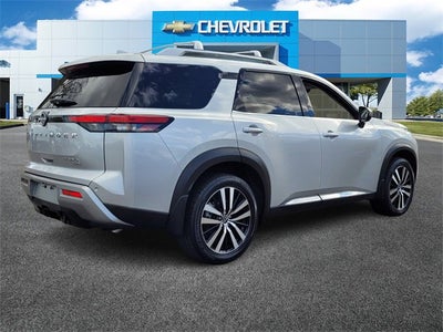 2023 Nissan Pathfinder Platinum