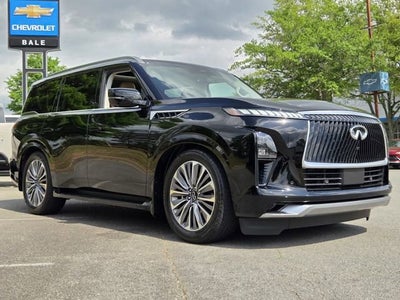 2025 INFINITI QX80 LUXE