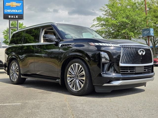2025 INFINITI QX80 LUXE