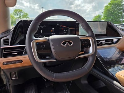 2025 INFINITI QX80 LUXE