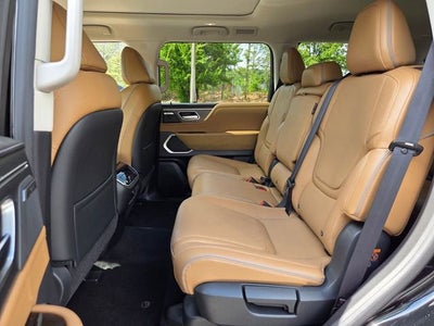 2025 INFINITI QX80 LUXE