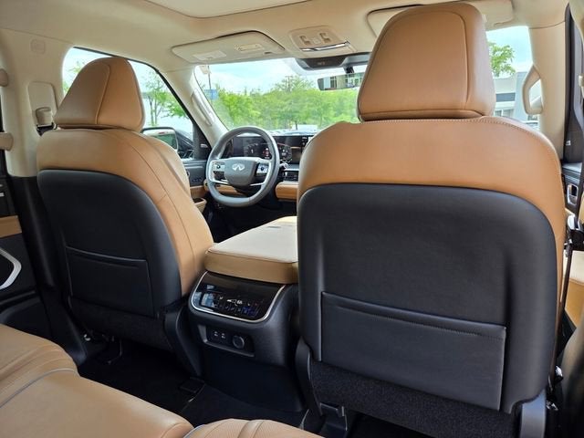 2025 INFINITI QX80 LUXE