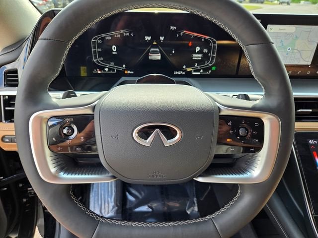 2025 INFINITI QX80 LUXE