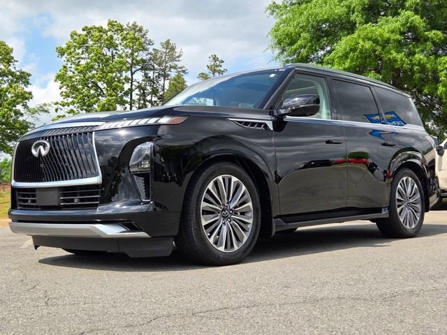 2025 INFINITI QX80 LUXE