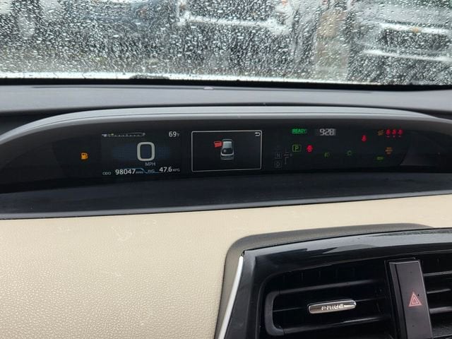 2022 Toyota Prius L Eco