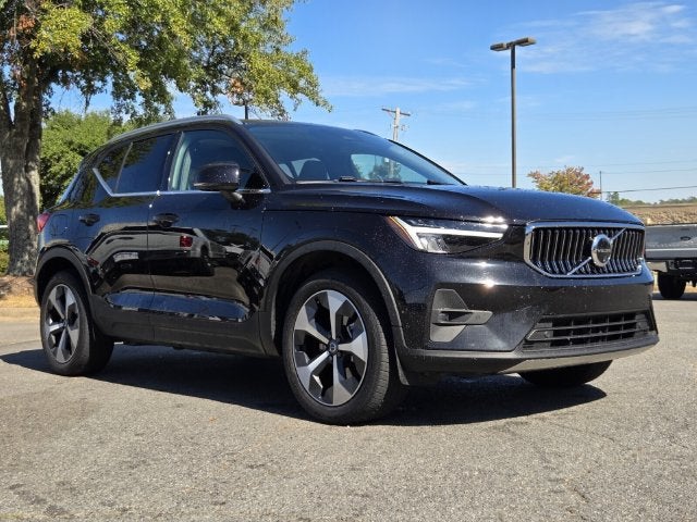 2024 Volvo XC40 Plus Bright Theme