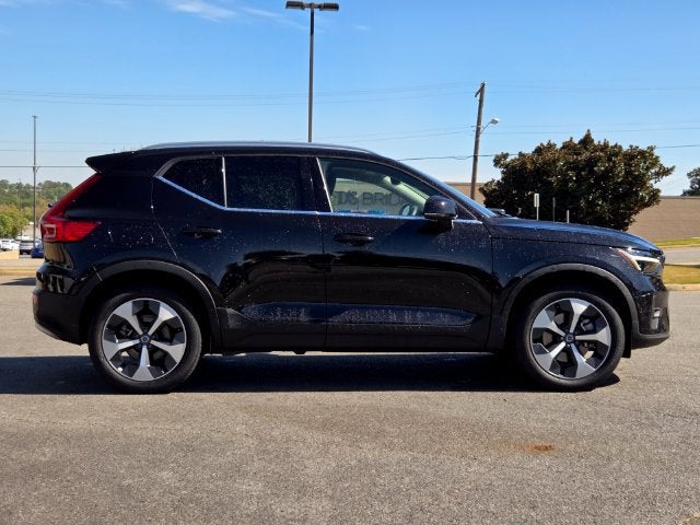 2024 Volvo XC40 Plus Bright Theme