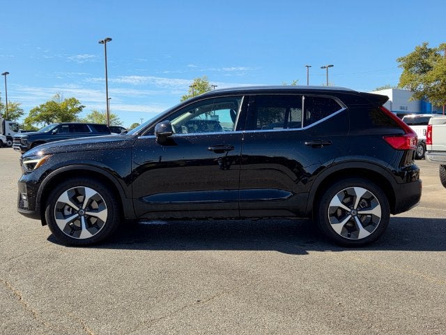 2024 Volvo XC40 Plus Bright Theme
