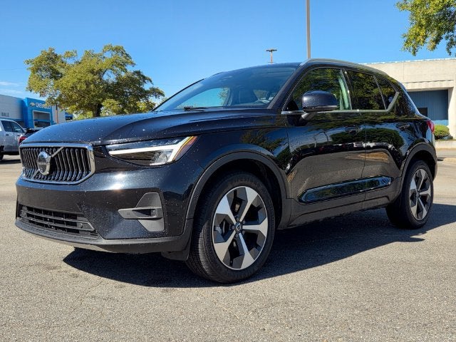 2024 Volvo XC40 Plus Bright Theme