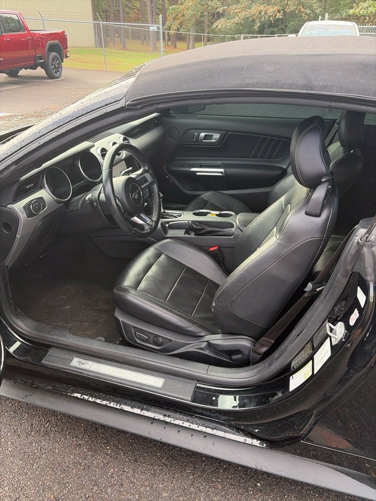 2022 Ford Mustang EcoBoost