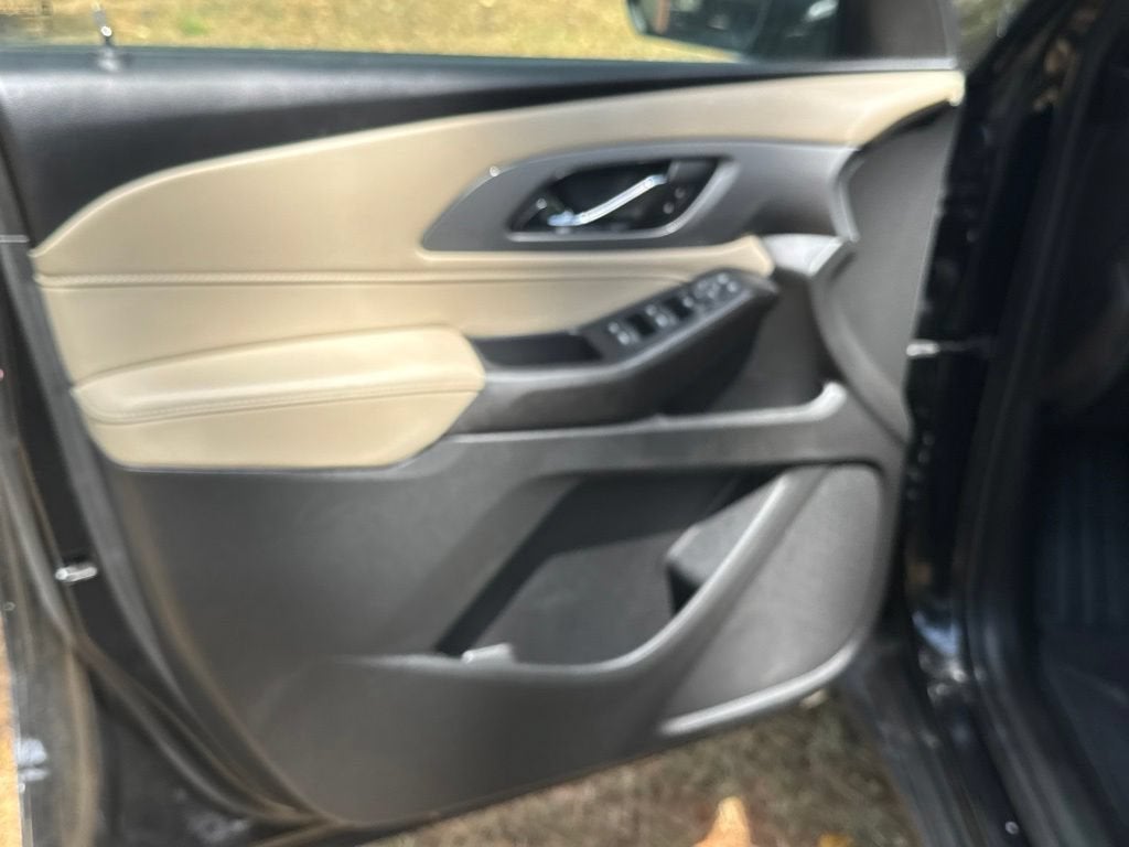 2022 Chevrolet Traverse LS