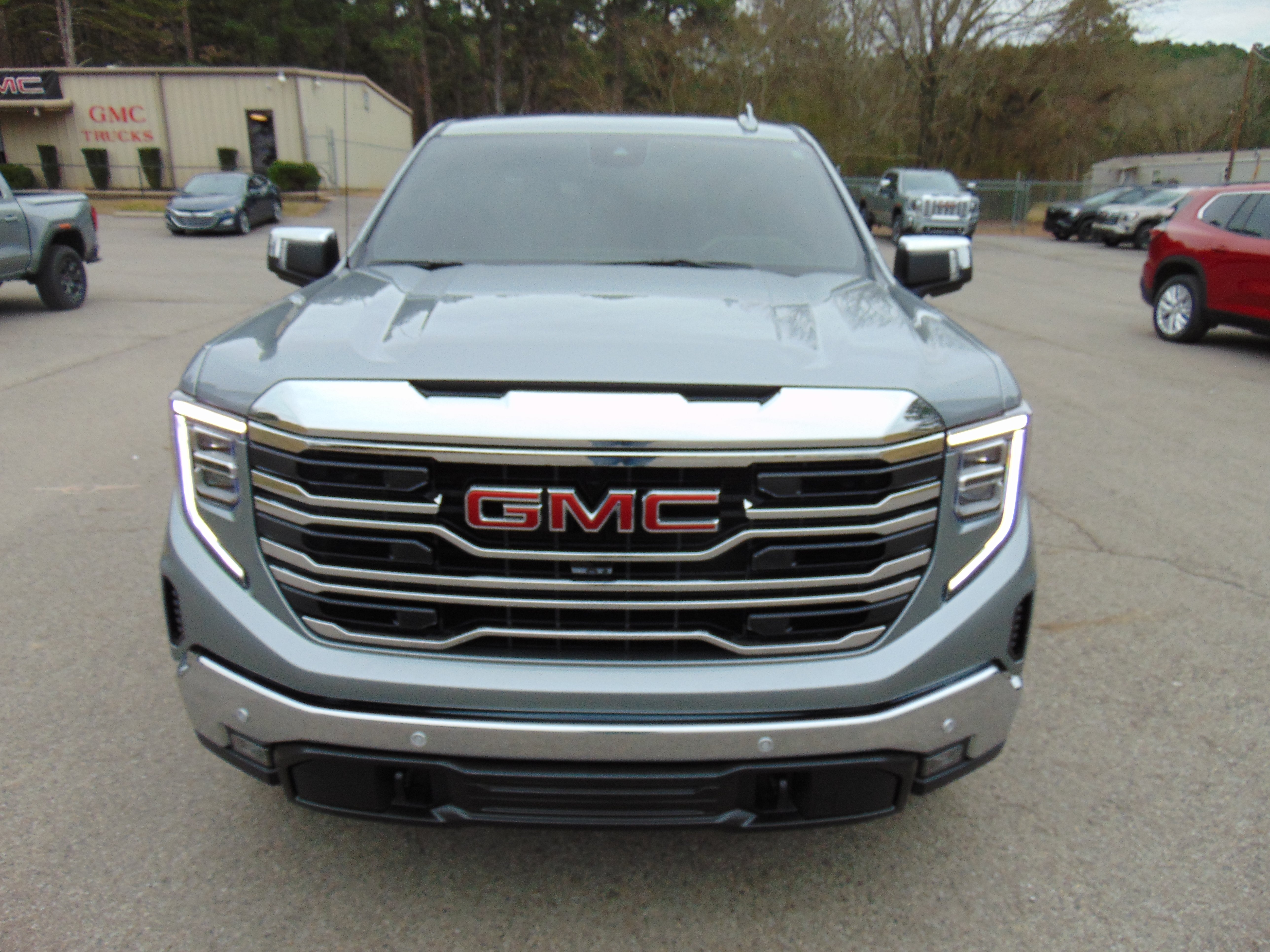 2025 GMC Sierra 1500 SLT